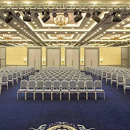 Dedeman Bostanci & Convention Center Hotel 5*