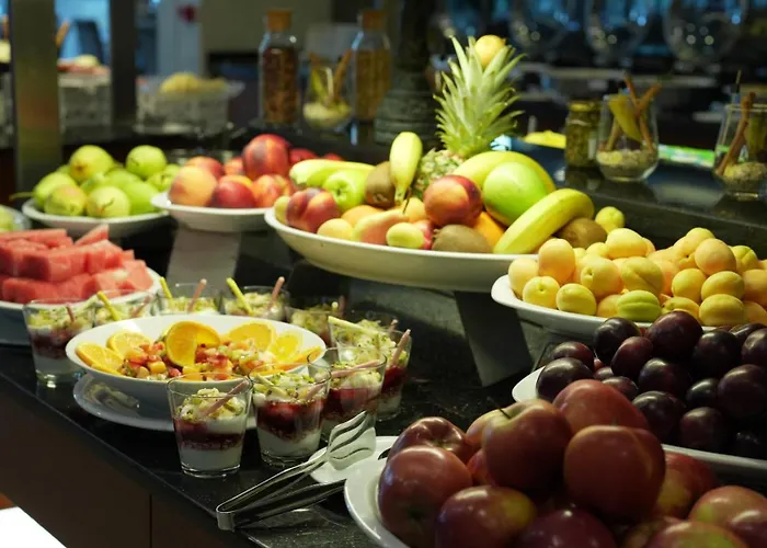 데데만 보스탄시 호텔&컨벤션 센터 5*