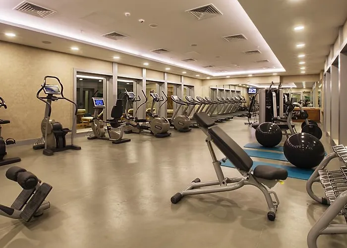 데데만 보스탄시 호텔&컨벤션 센터 5*