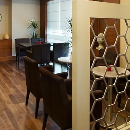 Отель Dedeman Bostanci & Convention Center Стамбул