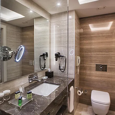 Hotel Dedeman Bostanci & Convention Center 5*